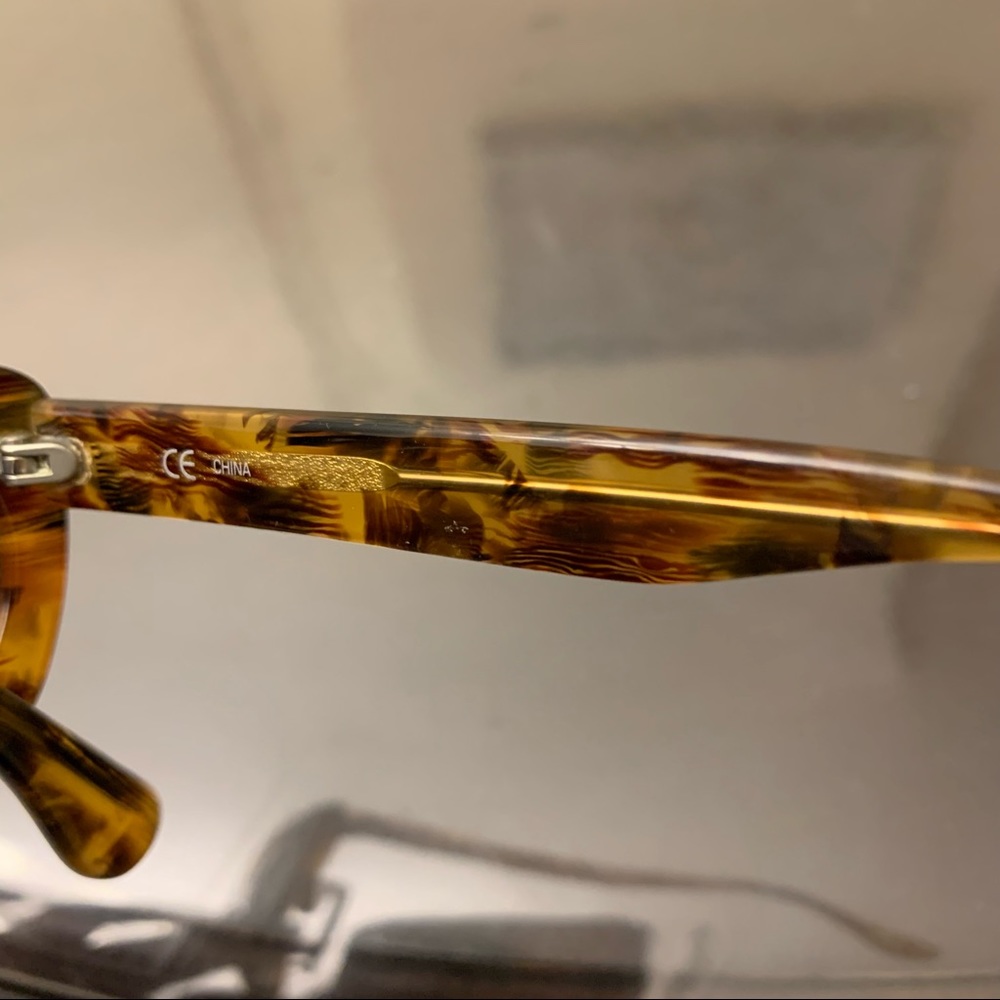 Dkny sunglasses - Picture 13 of 13